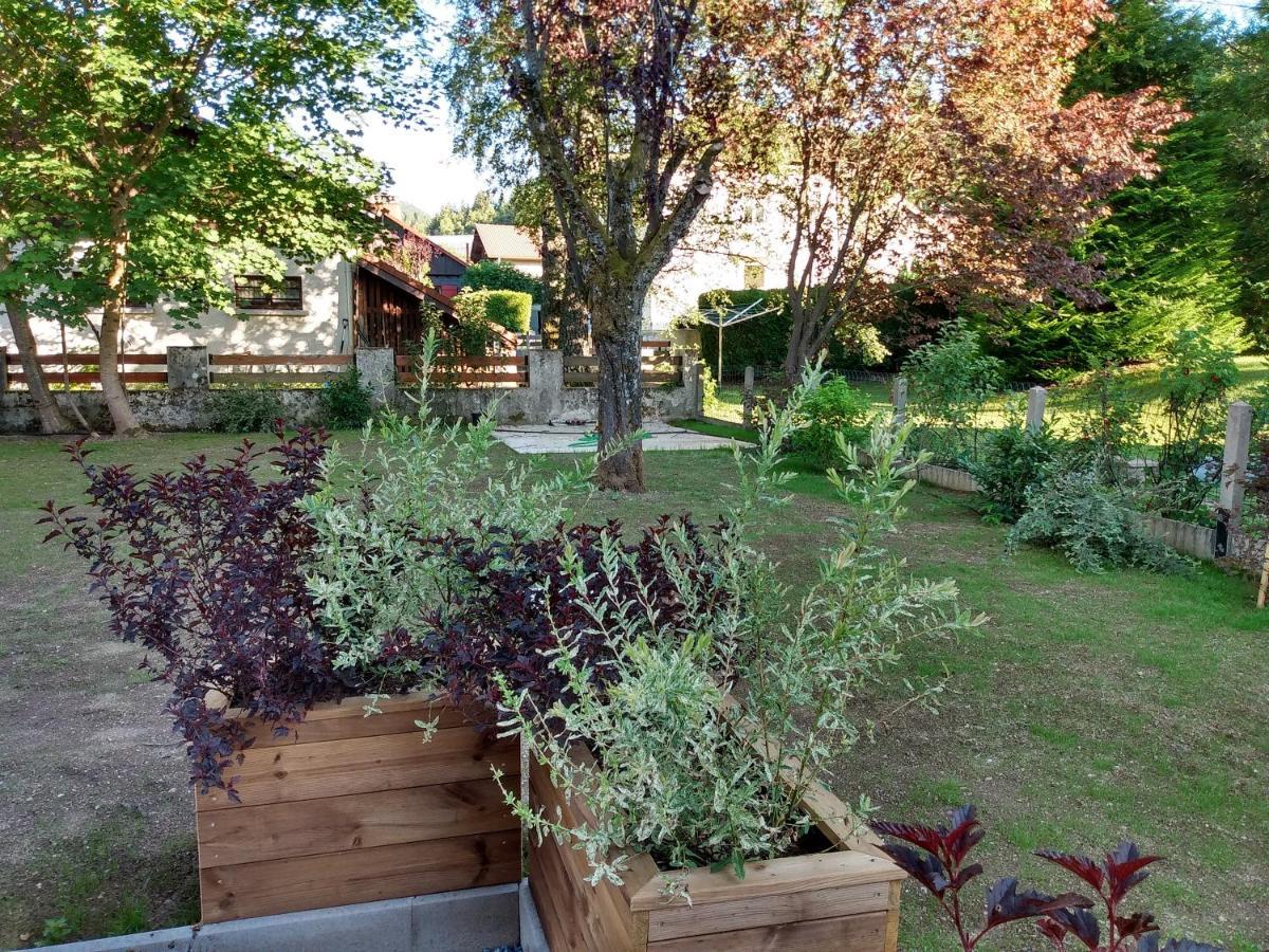 Gite Les Eglantines Rez-De-Jardin جوراردُميه المظهر الخارجي الصورة